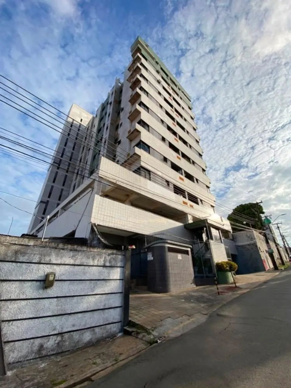 Apartamento no Edifício Clara Nunes  - Venda - Centro R$ 360.000