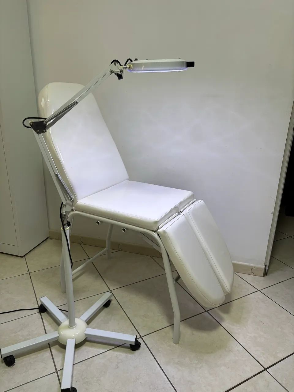 Lupa com Led para Podologia e Estética - Marca Ester - Foto 5