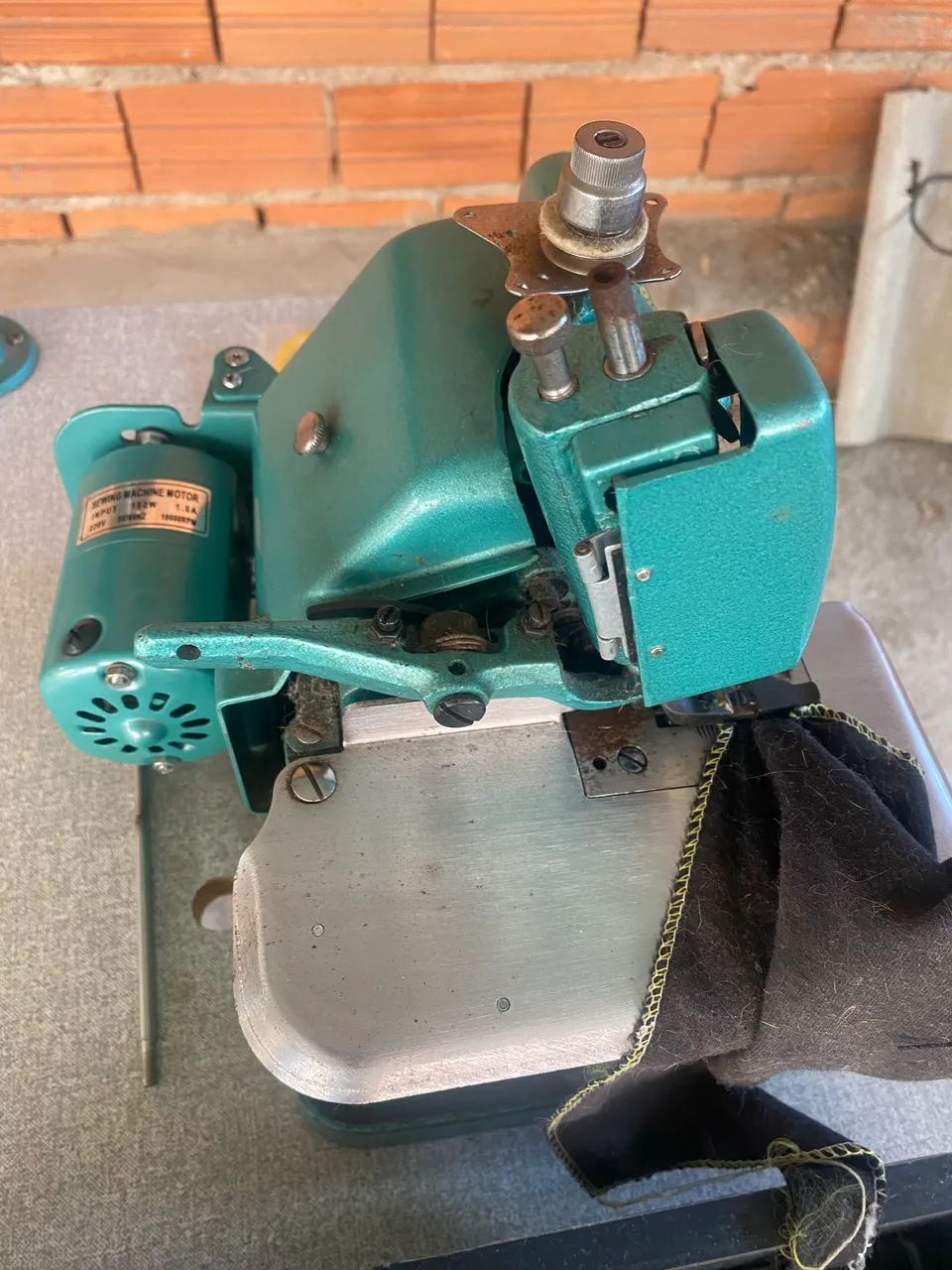 Máquina Overlock Semi Industrial  Gn-1 Com Mesa - - Foto 5