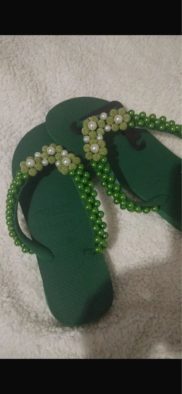 Chinelo bordado 