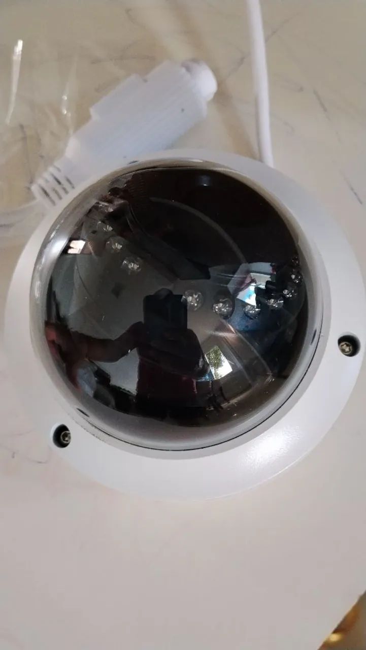 Câmera anti+vandalismo 