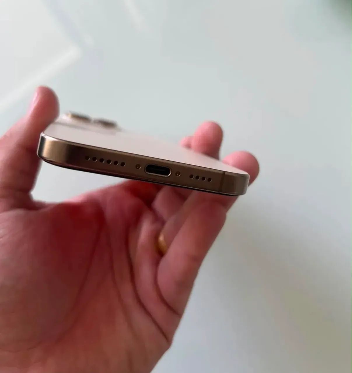 16 pro max versão gold 256gb 