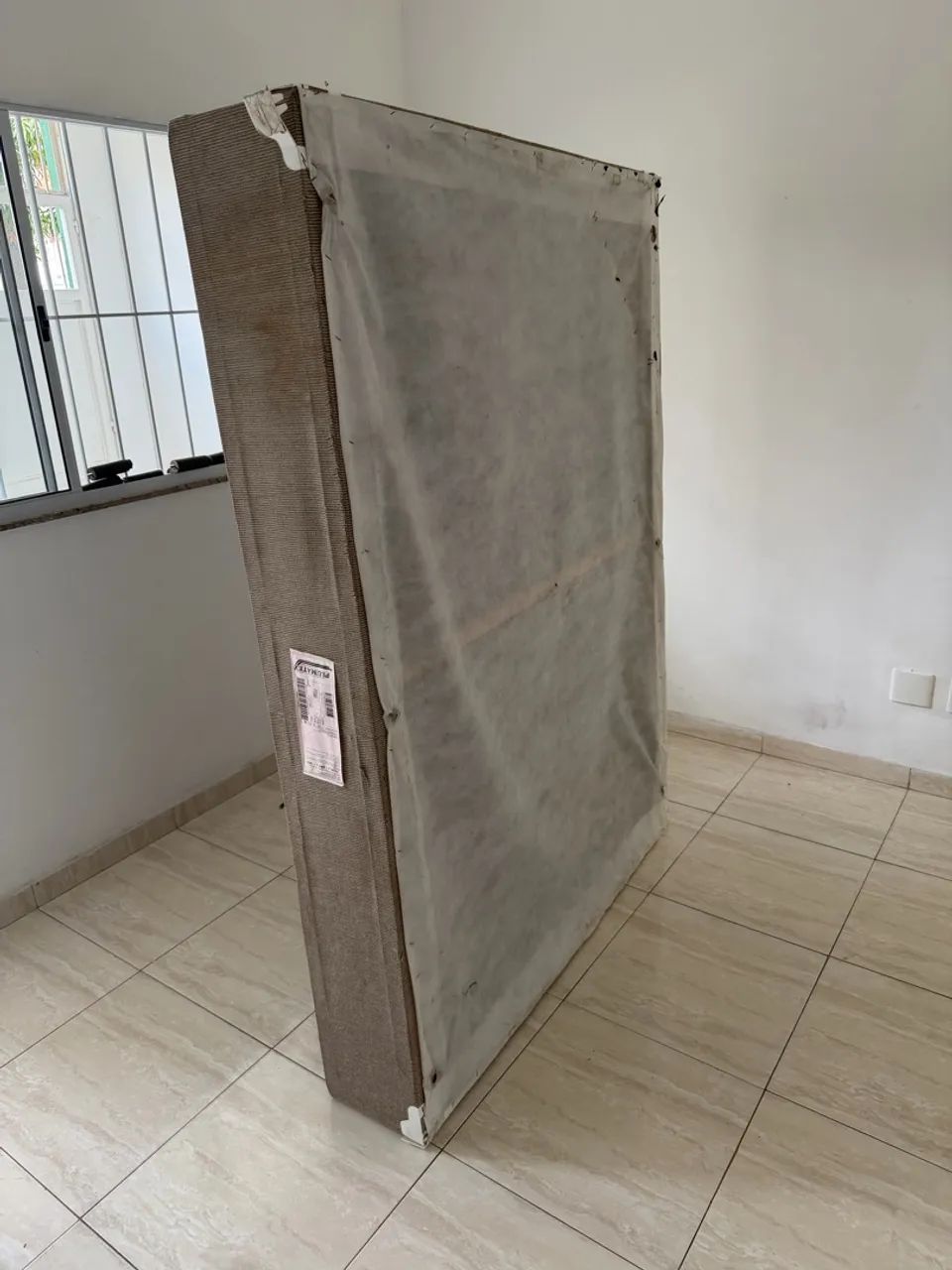 Vendo base de cama Box casal 