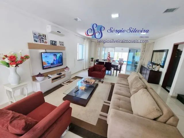 Casa no Jardins de Ibiza em Eusébio, com 3 suítes, deck privativo.