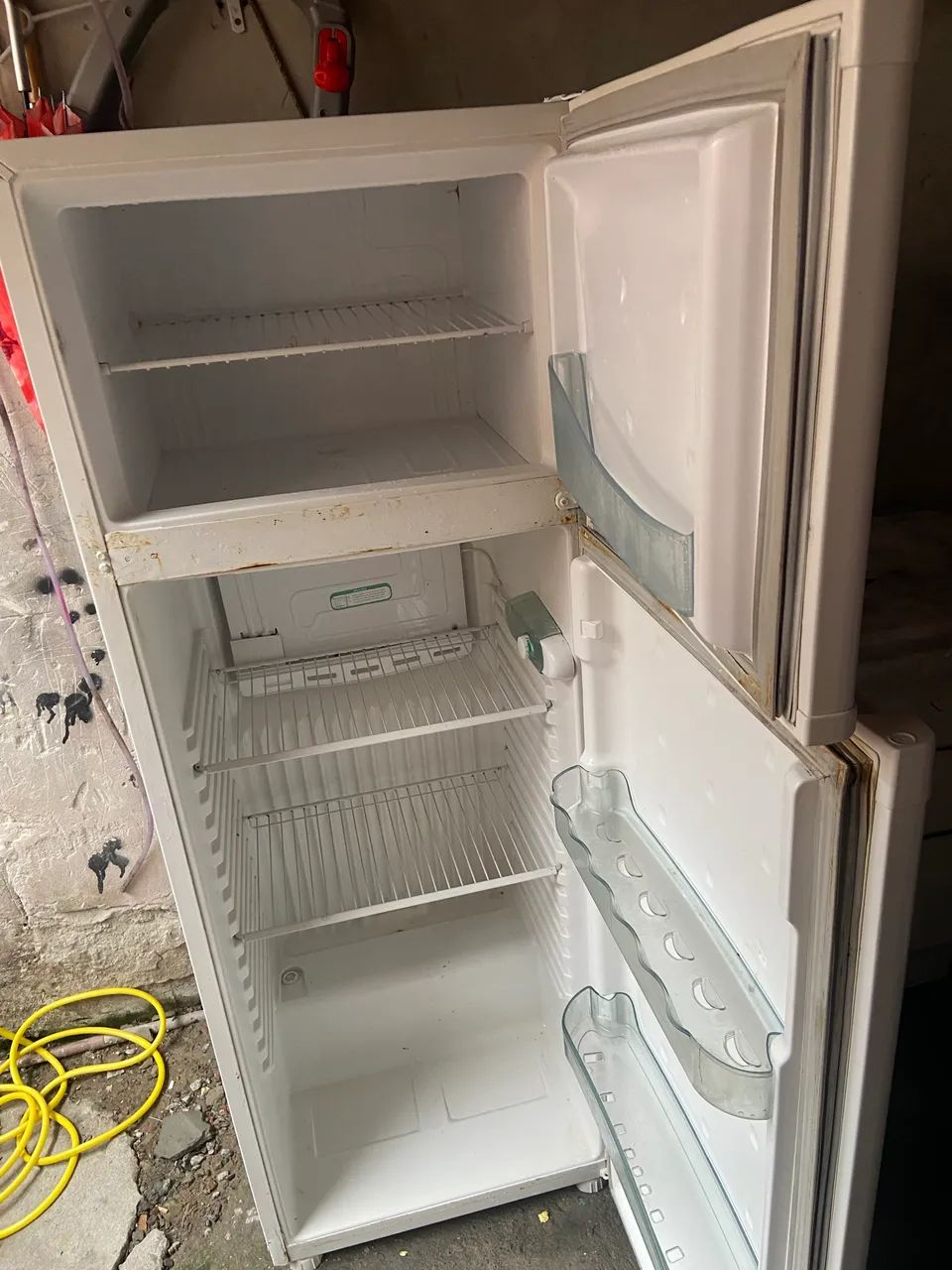 Geladeira com defeito 