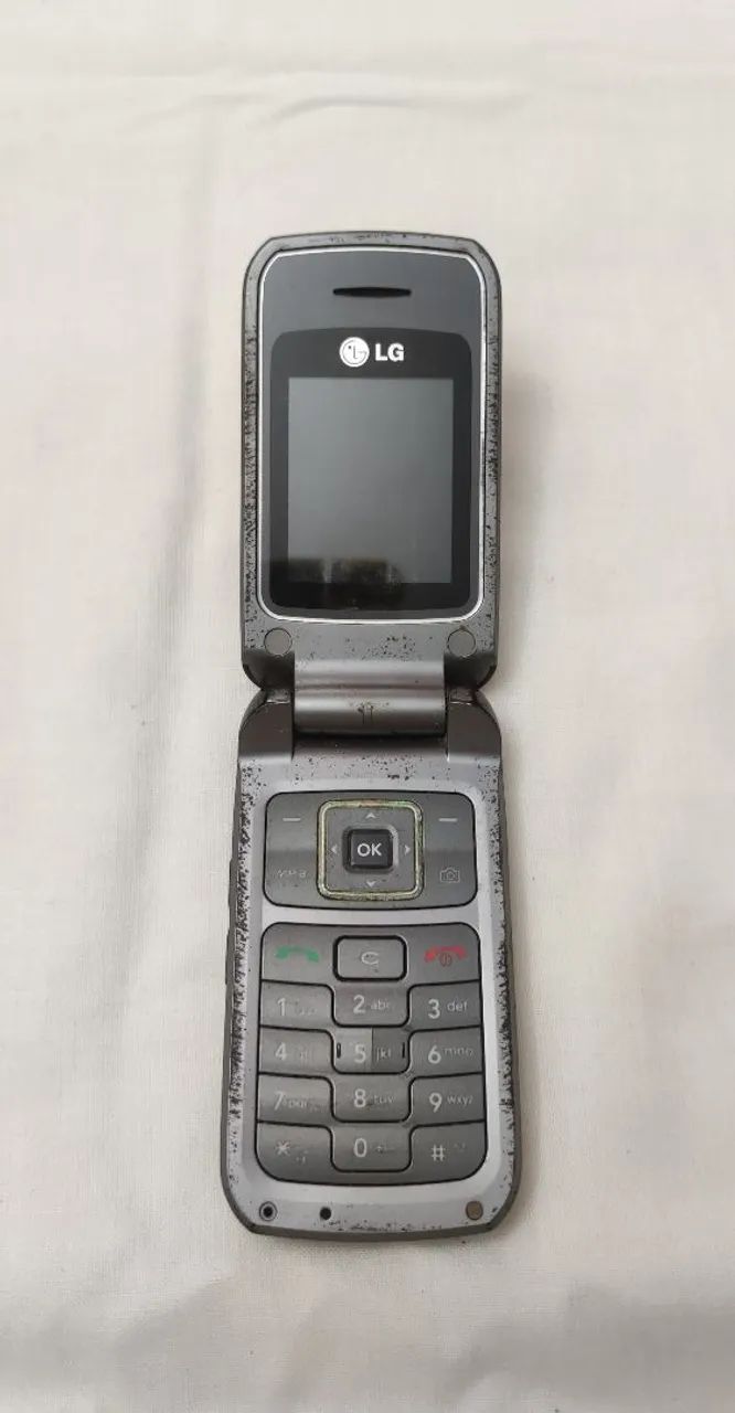 Celular LG KP215b Antigo Flip com Câmera - Defeito