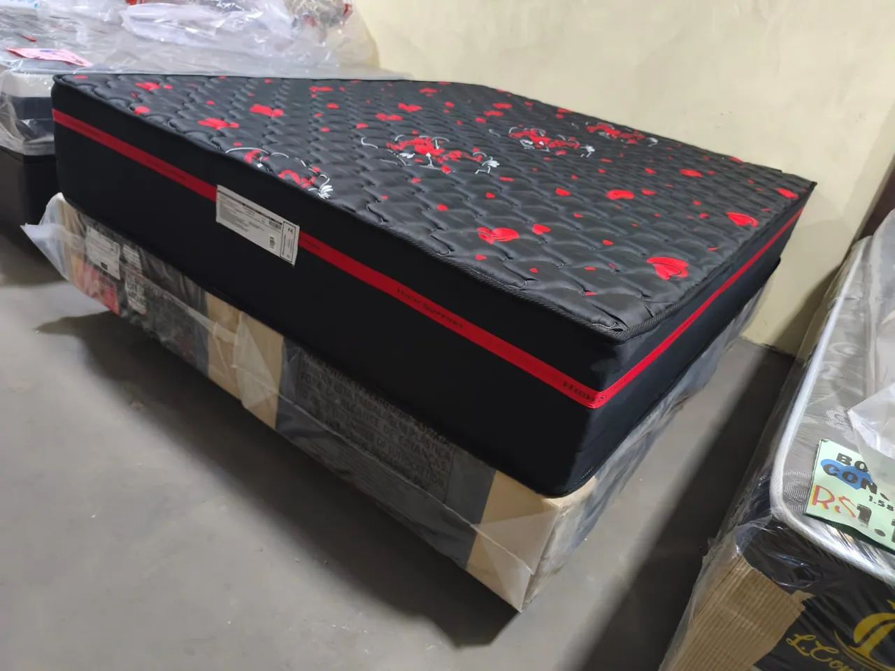 Cama casal base e colchão 