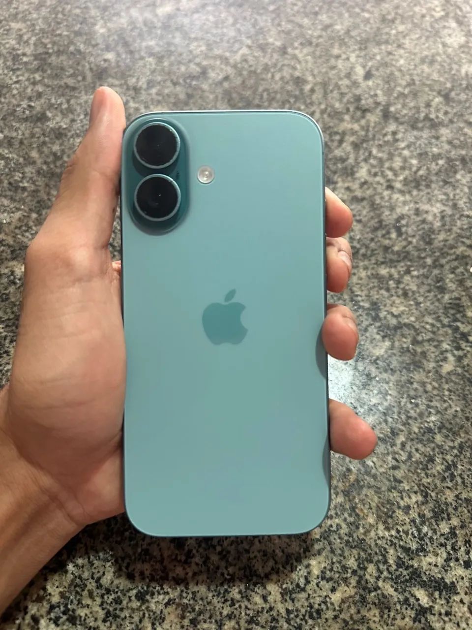 VENDO IPHONE 16 128g 