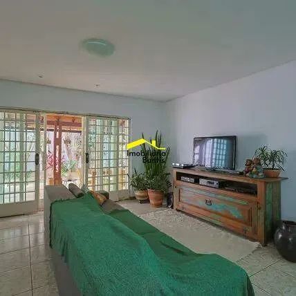 Casa com 4 Quartos, Piscina e 4 Vagas para Locação no Buritis - Foto 3