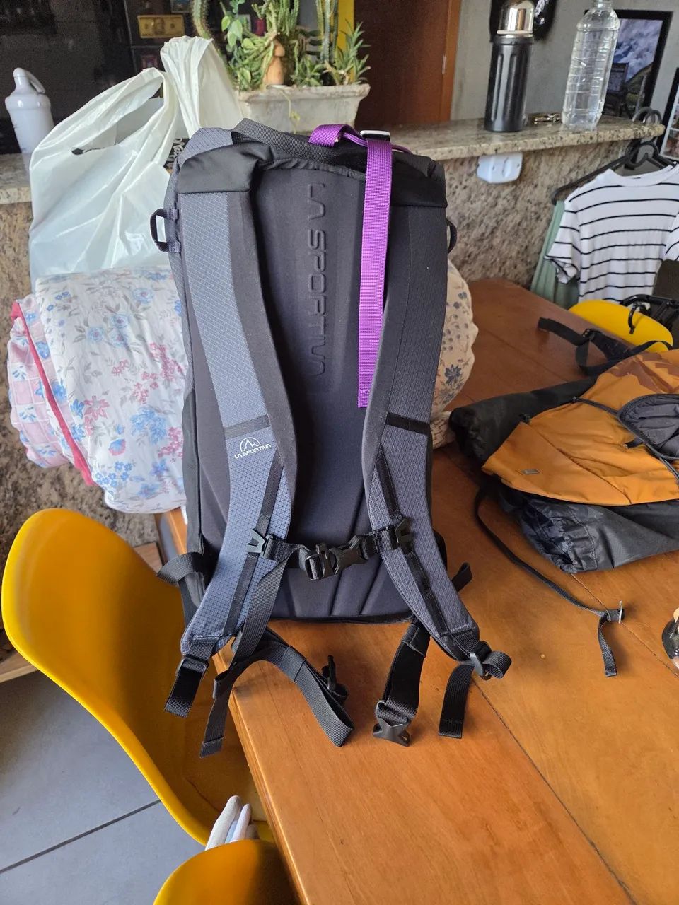 Mochila escalada e trekking - Foto 4