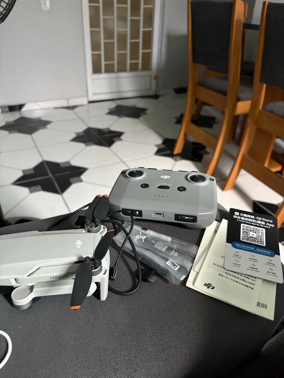 Drone DJI Mini 4K com Câmera 4K