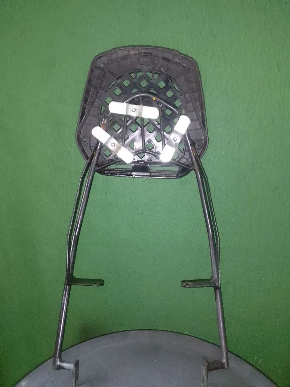 Bagageiro pop 110 com suporte para bauleto - Foto 3