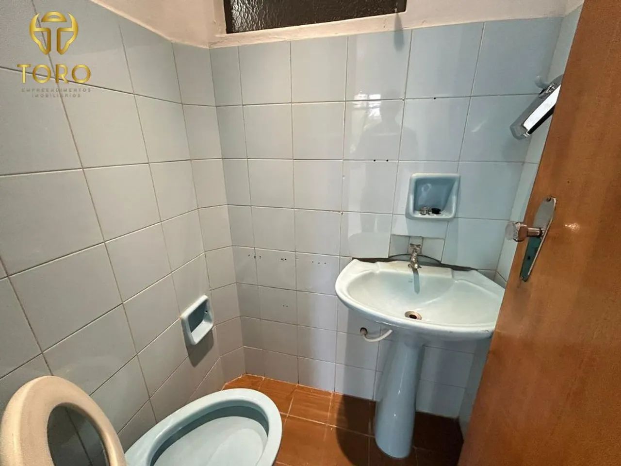 Aluga-se sala comercial na Av Duque de Caixias, 579 - Centro, Maringá - PR. - Foto 4