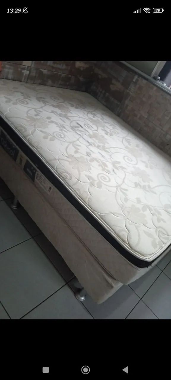 Cama Queen casal molas ensacadas muito boa 