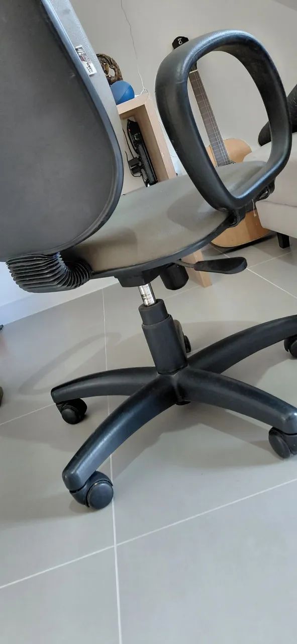 Vendo Cadeira de escritório  - Foto 4