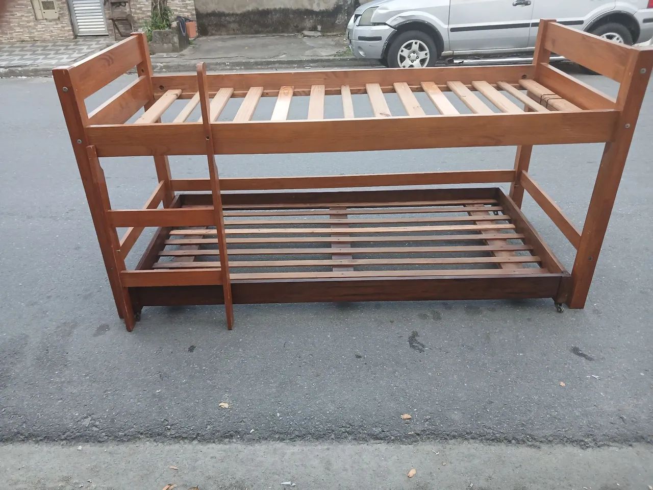 Linda cama,  madeira  - Foto 2