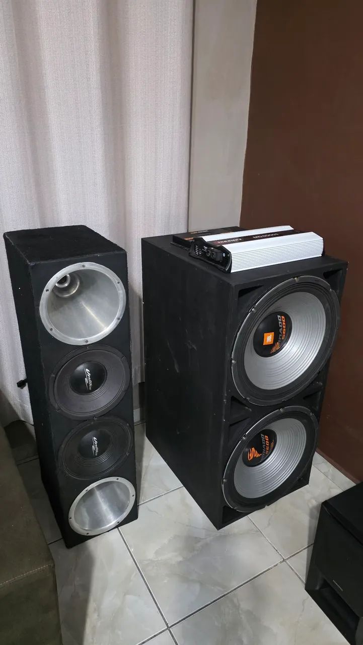 Som automotivo JBL