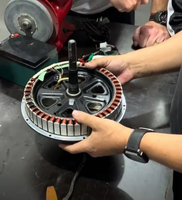 Montagem de Scooter e Bike Elétrica troca Pneu e Pastilha  - Foto 4