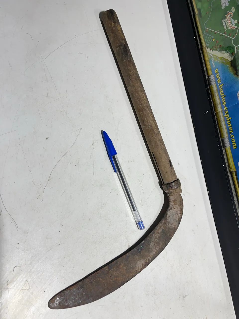 Ferramenta antiga de uso em lavouras 