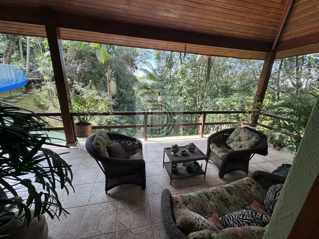 Casa com 4 suítes e 559m² no Condomínio Iolanda - Taboão da Serra - SP - Foto 2