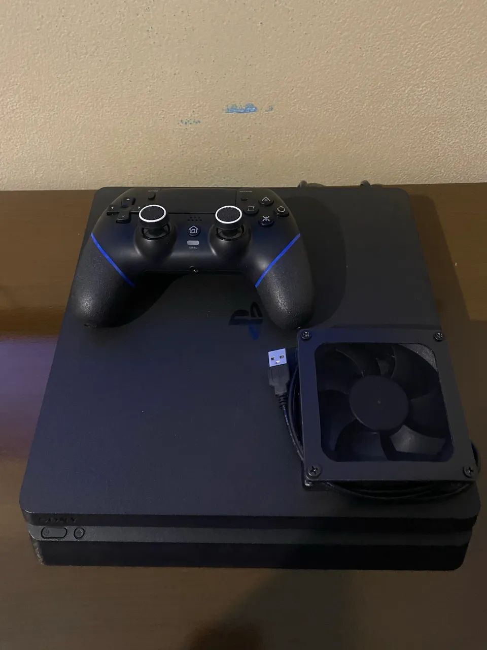 Vendo PS4 Slim 1TB - Desbloqueado