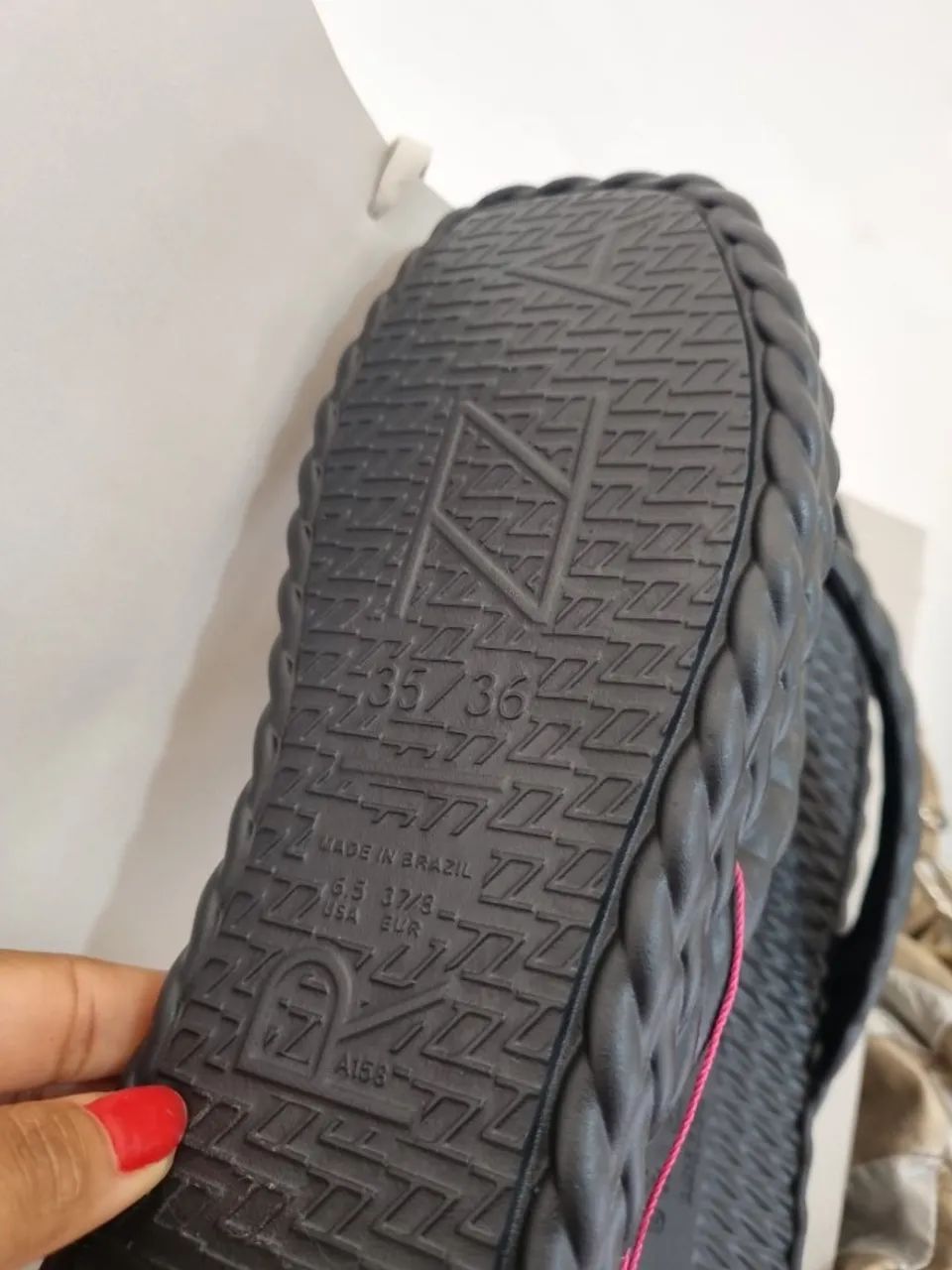 chinelo brizza arezzo preto 36 - Foto 3