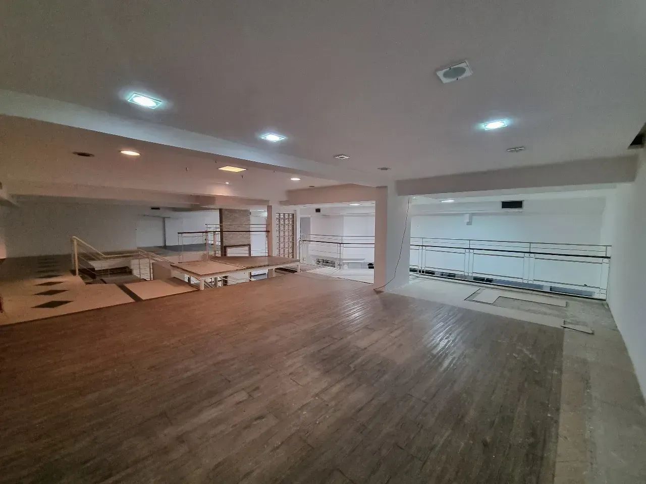 Excelente Lojão c/ 400 m2  B. Estoril - Belo Horizonte  MG - Foto 4