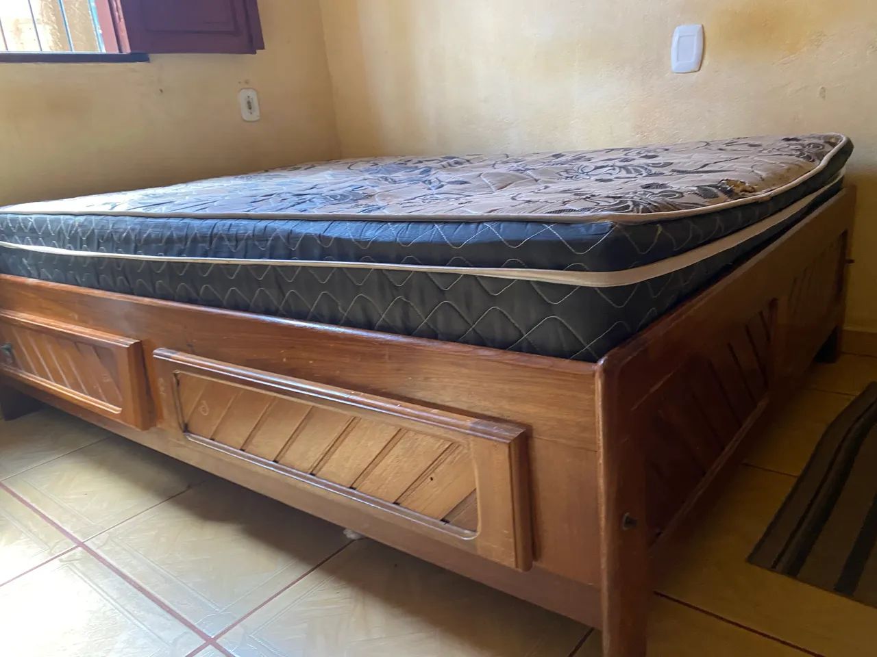 Cama Casal de Madeira