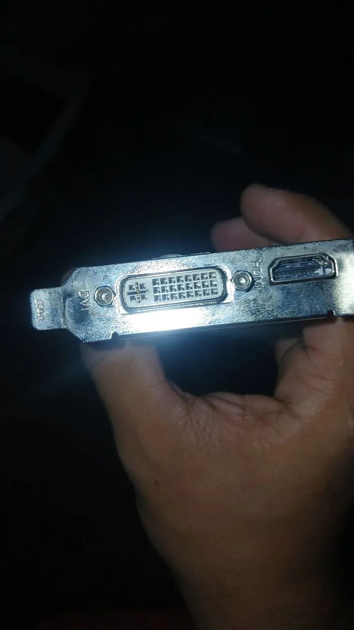 Placa de vídeo gt 210 1g - Foto 2