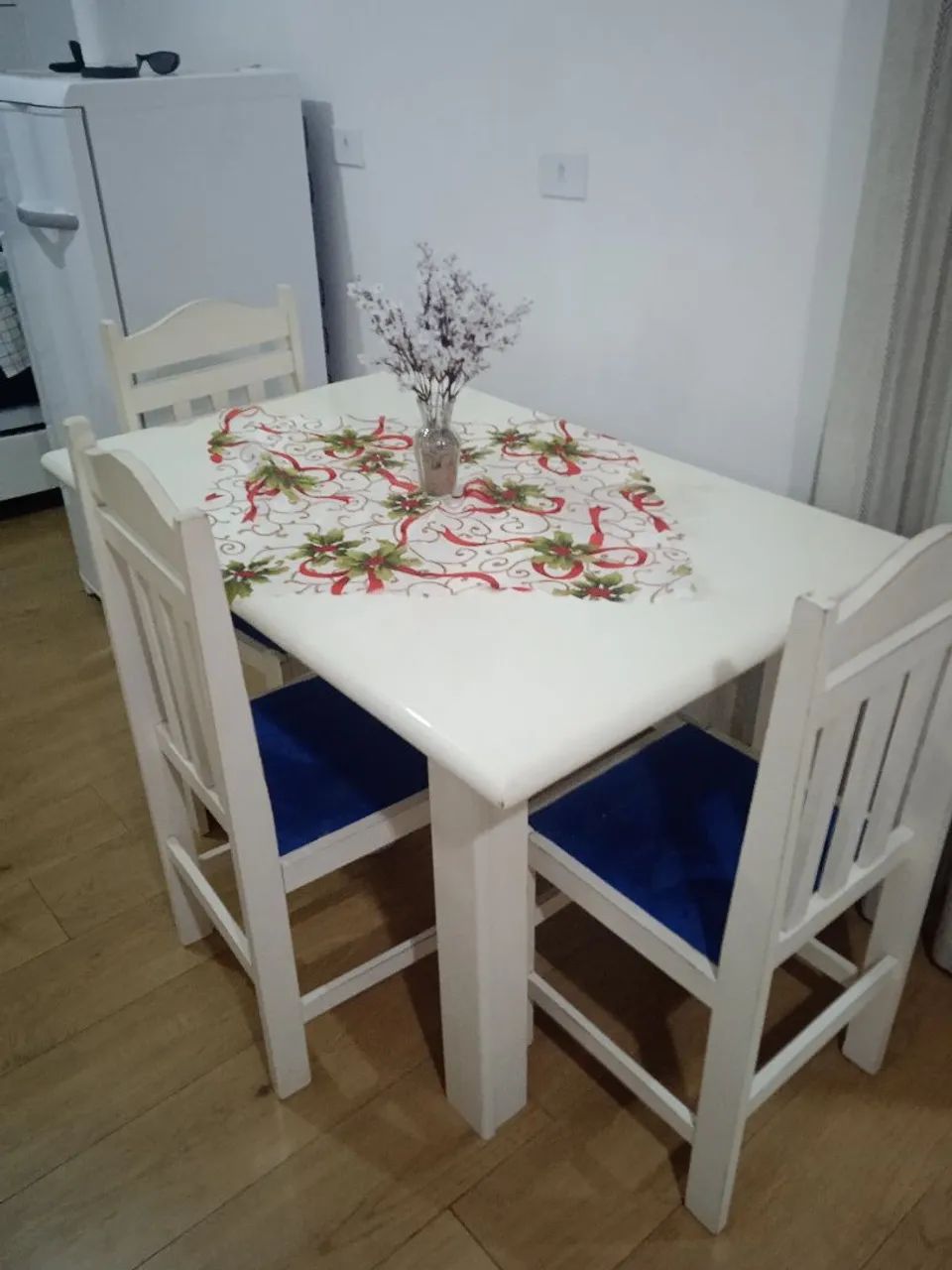Mesa com cadeiras - Foto 4