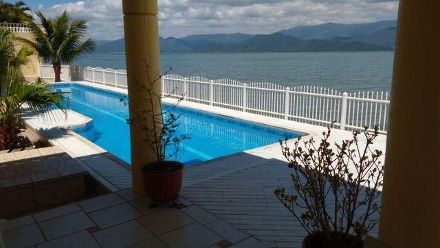 Linda casa na beira mar, pé na água, piscina, lancha, etc,em Florianópolis - Foto 17
