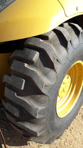 RETROESCAVADEIRA CATERPILLAR ( Leia o anúncio) - Foto 8
