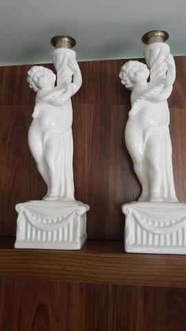Estátua em porcelana