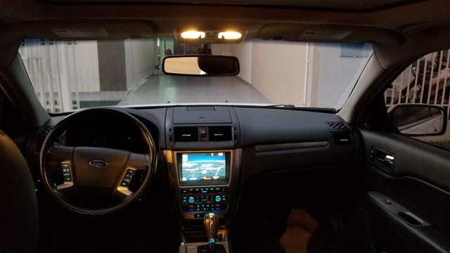 Fusion awd com teto dou de entrada numa casa - Foto 4