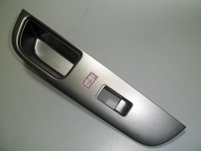 Moldura Do Botão De Vidro Traseiro Esquerdo Nissan Tiida - Foto 2
