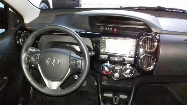 Toyota Etios platinum 1.5 automatico branco 2017/2018 - Foto 9