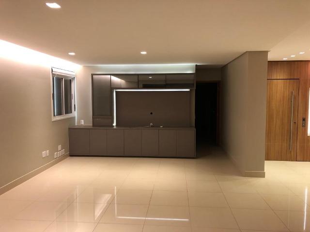 Apartamento no Jardim Goias, 3 suítes 3 vagas, Vista para o Parque Flamb - Foto 5