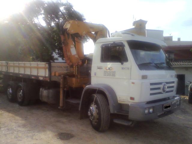 Caminhão trucado 13180 no chassi