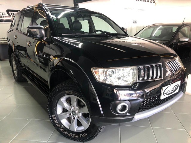 PAJERO DAKAR HPE 3.2 4X4 AUT 2013 7 LUGARES