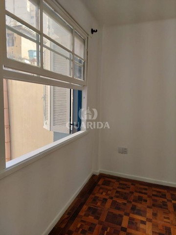 Apartamento para comprar no bairro Centro Histórico - Porto Alegre com 2 quartos - Foto 7