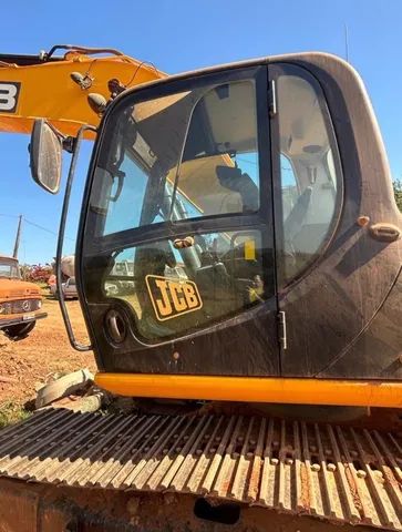 Escavadeira JCB JS220 LC ano 2019 com 4500 horas, em SP - Foto 3