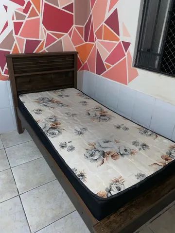 Cama de solteiro de madeira + 2 colchões  R$300,00 - Foto 5