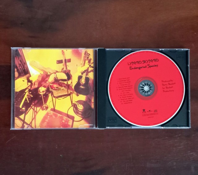 CD Lynyrd Skynyrd Endangered Species 1994 - Foto 2