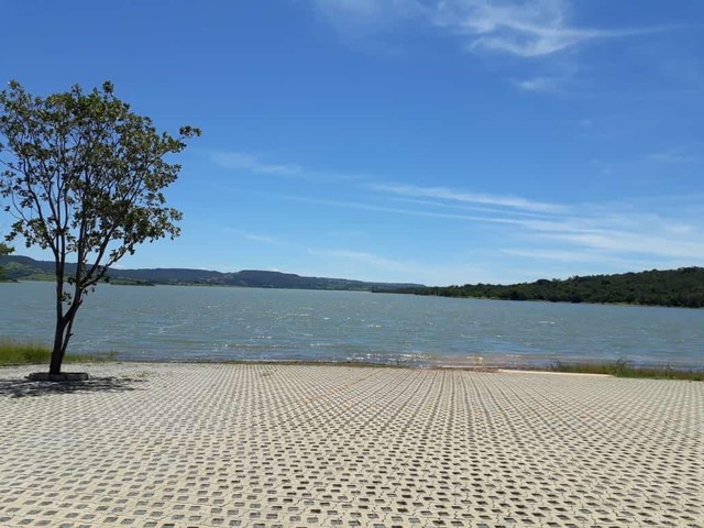 VENDO LOTE CONDOMÍNIO FAROL DO LAGO CORUMBÁ 4 - Foto 2