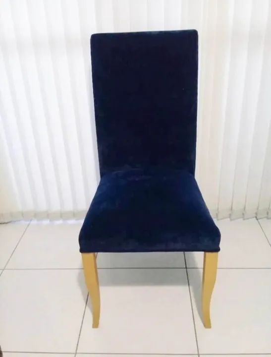 06 Cadeiras estofadas azuis l - perfeitas para sua sala de jantar!