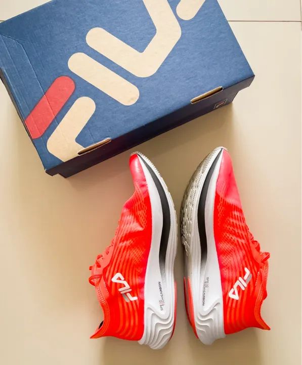 Tênis Fila Racer Carbon (tamanho 42 Brasil)