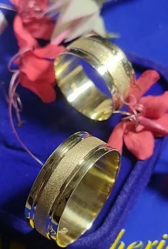 Alianças 10 mm Grossa larga Lisa e Fosca 10 Gramas Maciça Ouro 18 Kilates - Foto 4
