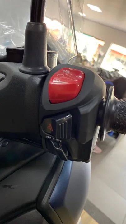XMAX 250 ABS 2024 - Foto 3