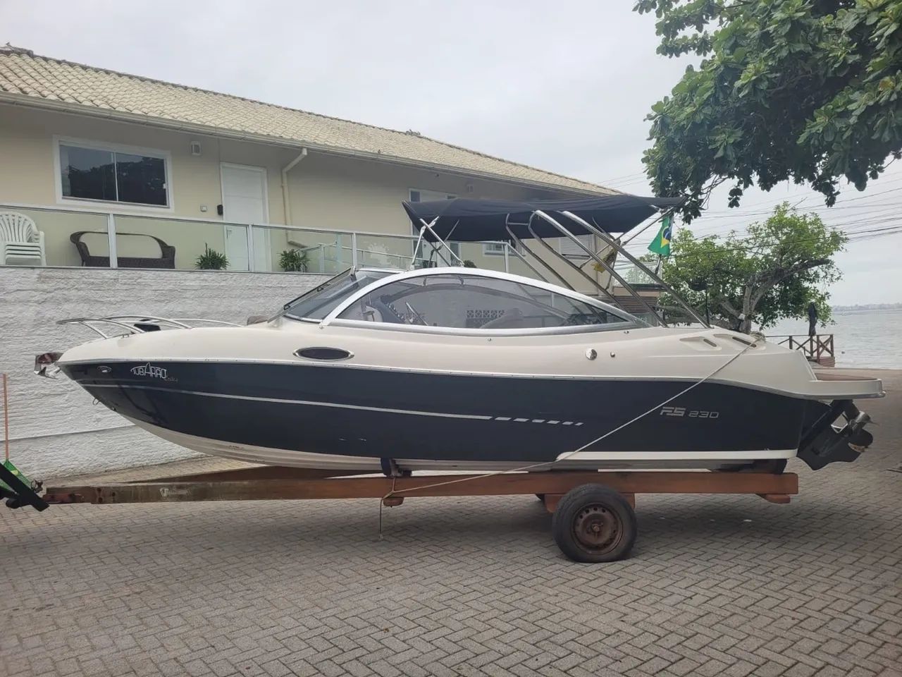 Vendo lancha FS 230 com banheiro 