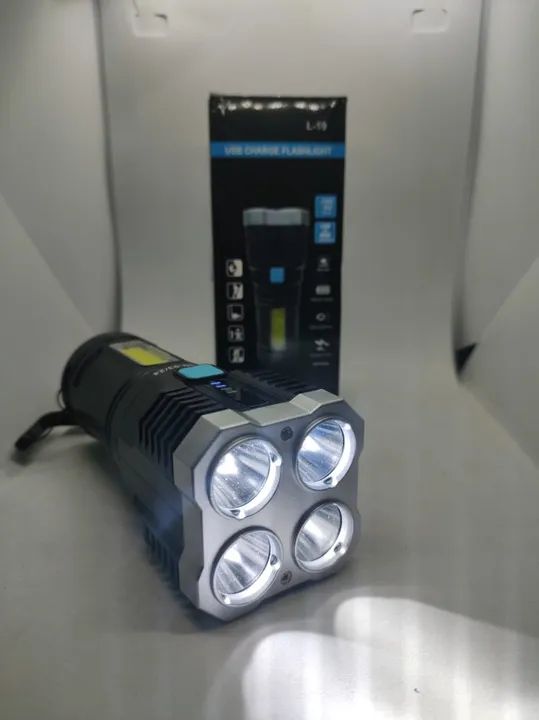 Lanterna Led Prova D água 4 Núcleos Potente Usb Recarregável